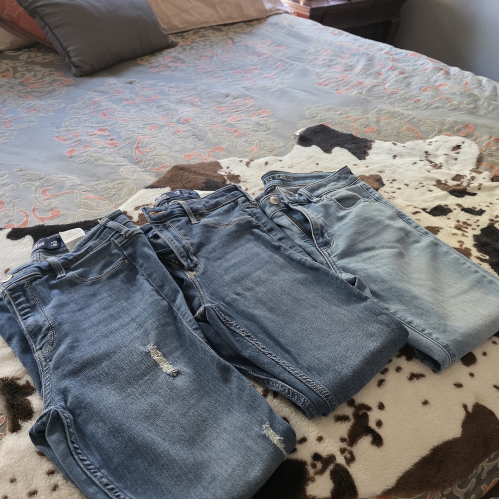 Hollister AE Women's Skinny Jeans - Dark Blue, Medium Blue,Light Blue 20.00 Each